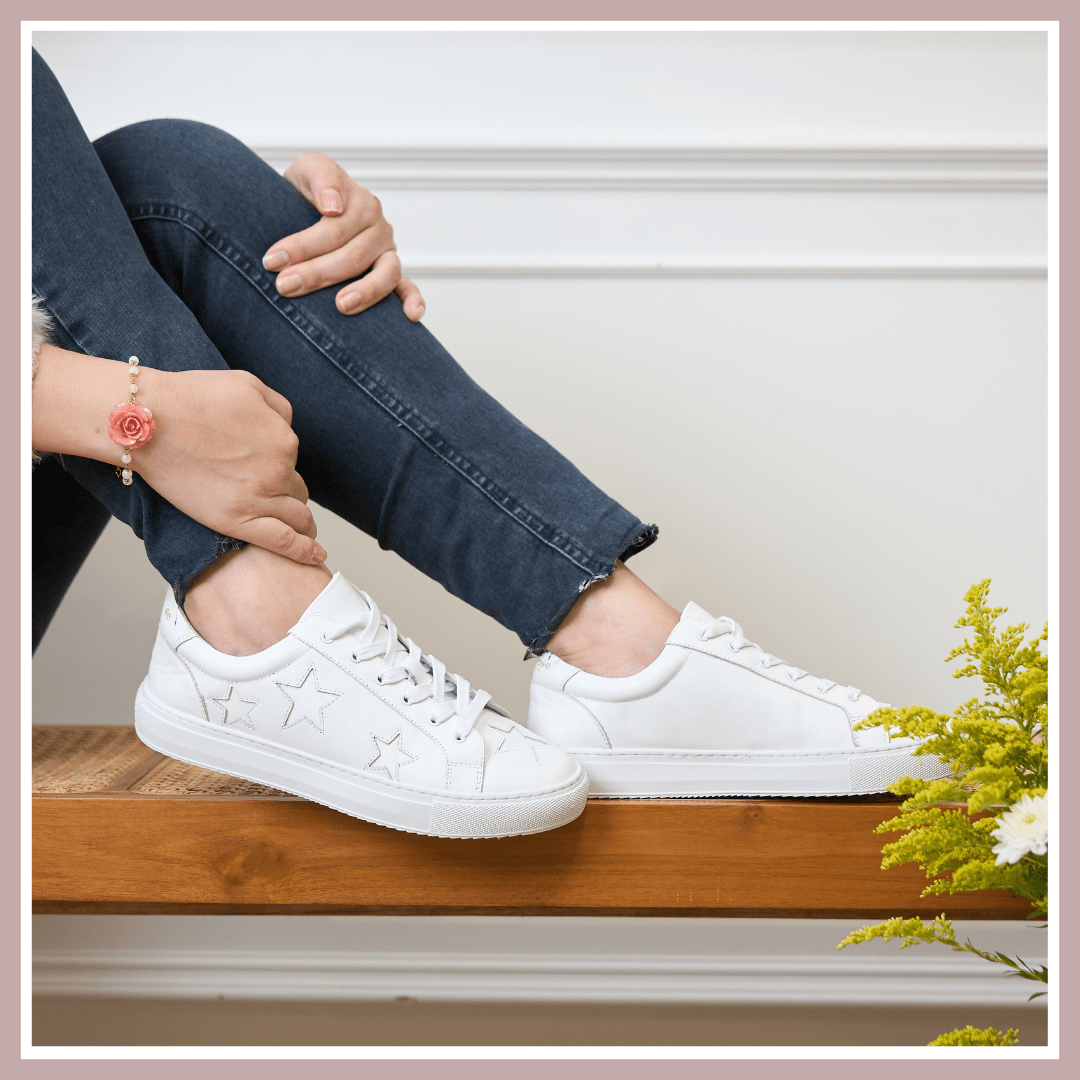 Unlock chic style: How women wear white trainers today Unlock chic style: How women wear white trainers today