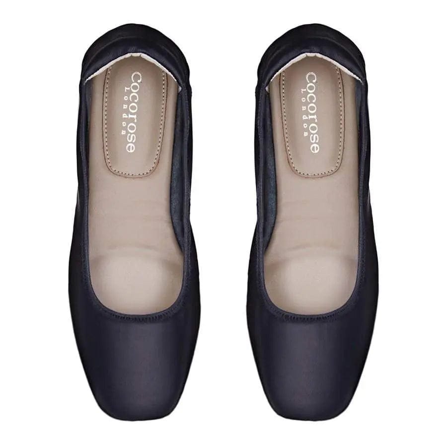 foldable navy ballerinas