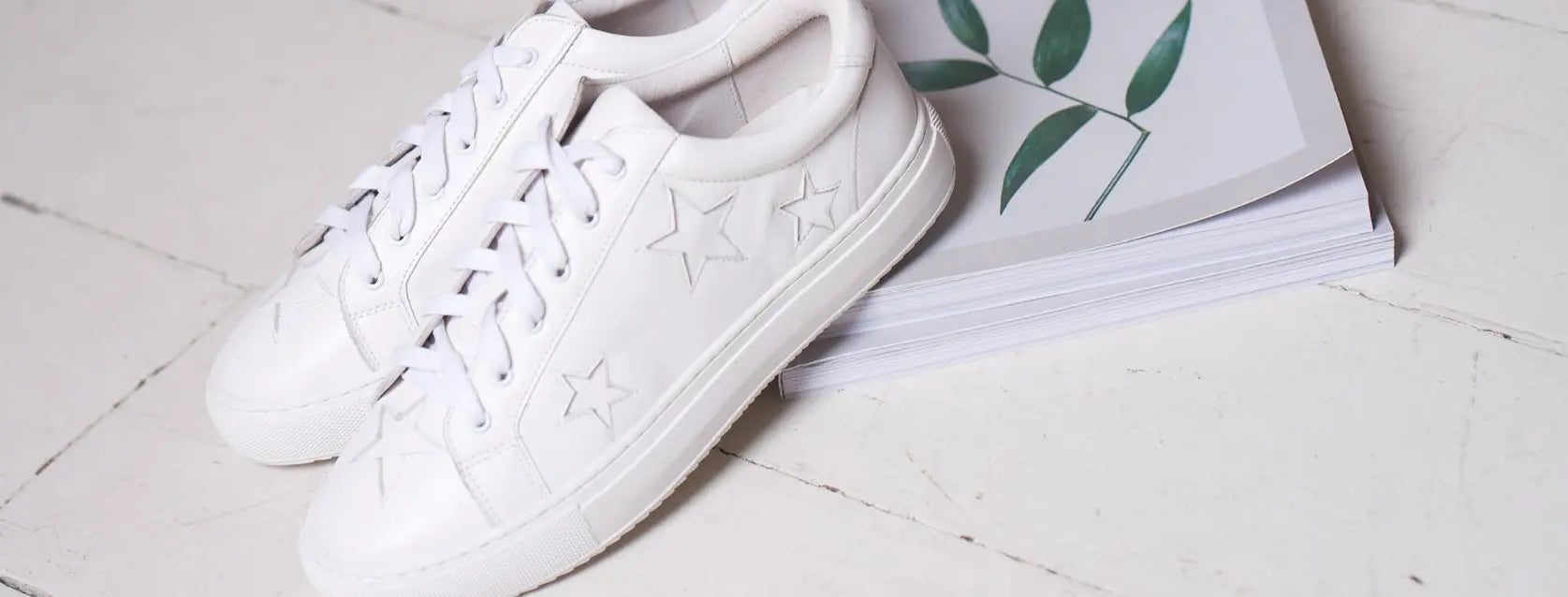 Women's Leather Trainers in white leather size uk6
