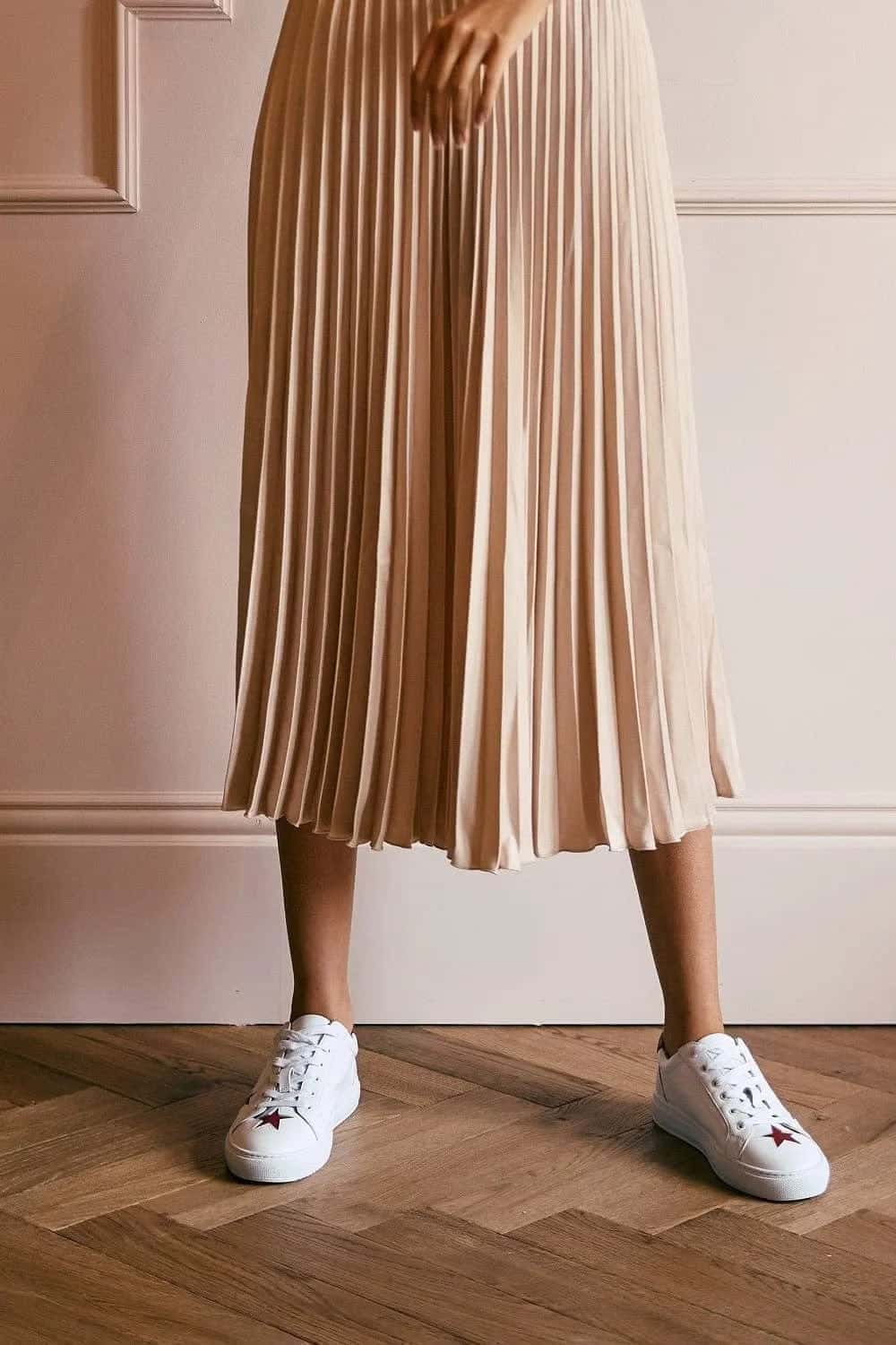 Hoxton White with Red Stars Leather Trainer Cocorose London